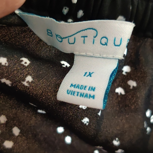 Boutique Pleated Off Shoulder Blouse - Picture 5 of 5